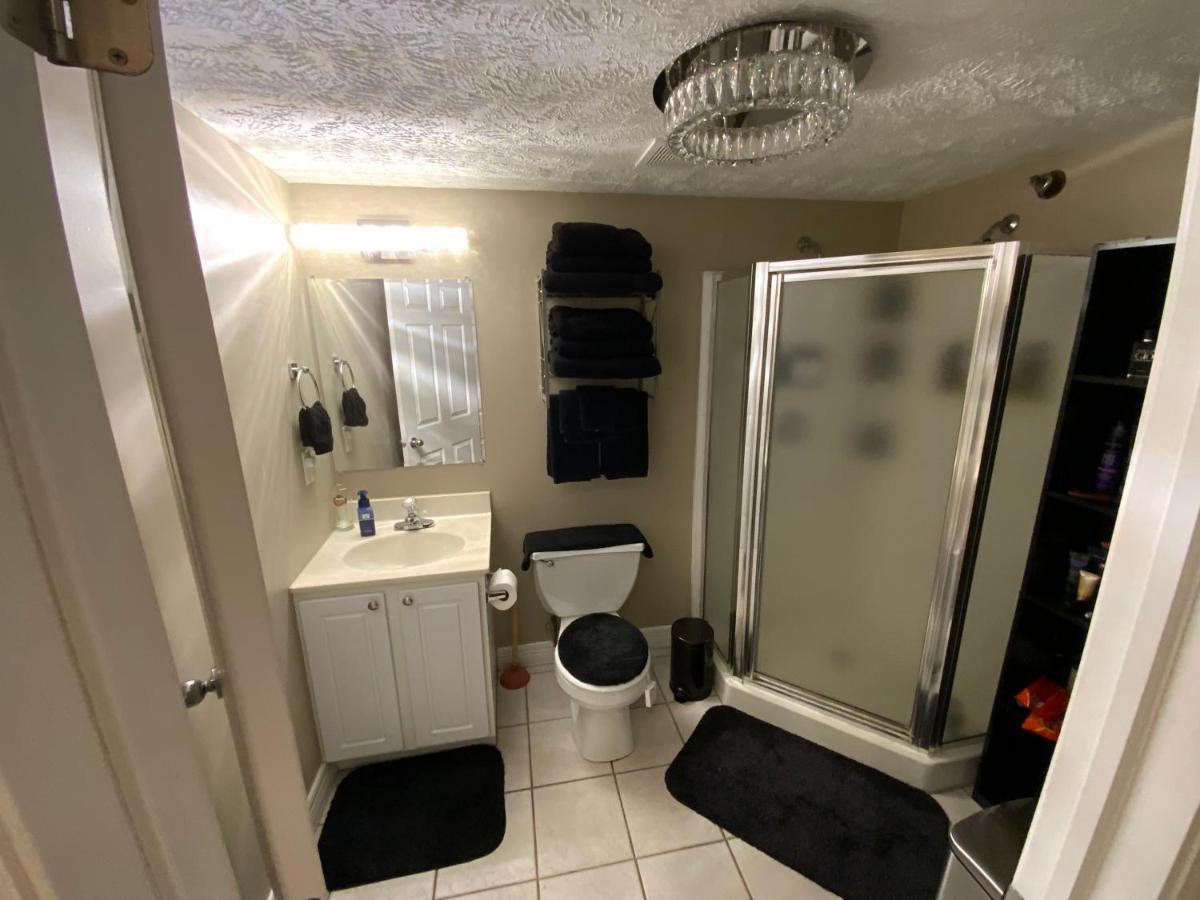 Blackout Themed Residence In The Prime Heart Of Omaha'S Old Market! 오마하 외부 사진